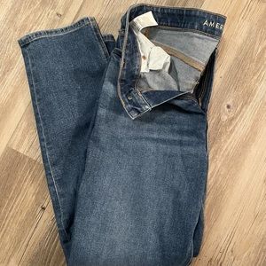 American Eagle size 8 mom jeans
